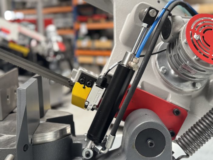 przecinarki taśmowe bomar,pilarki,piła do cięcia,maszyny do metalu,podajniki,przecinarka-tasmowa