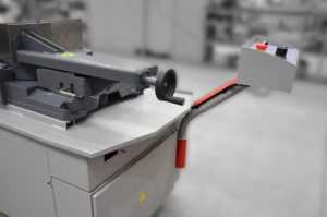 przecinarki taśmowe bomar,pilarki,piła do cięcia,maszyny do metalu,podajniki,przecinarka-tasmowa