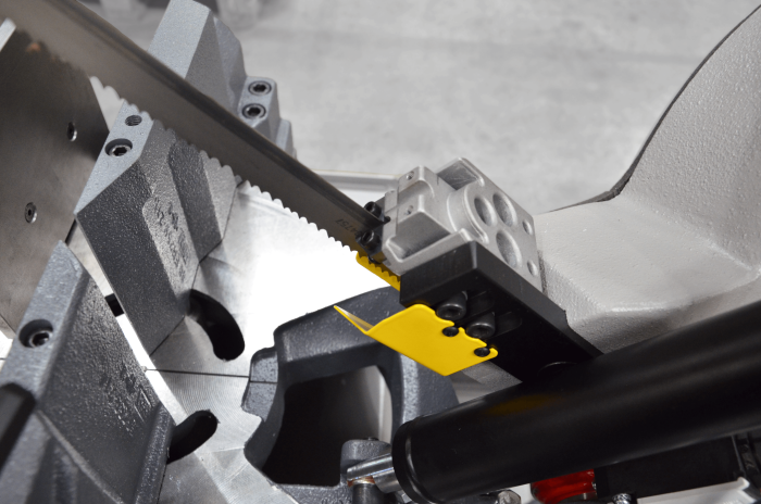 przecinarki taśmowe bomar,pilarki,piła do cięcia,maszyny do metalu,podajniki,przecinarka-tasmowa