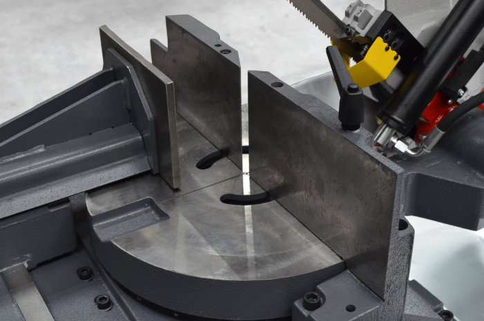 przecinarki taśmowe bomar,pilarki,piła do cięcia,maszyny do metalu,podajniki,przecinarka-tasmowa