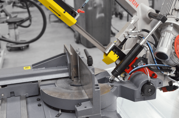 przecinarka taśmowa bomar,pilarka,piła do cięcia,maszyny do metalu,podajniki,przecinarki