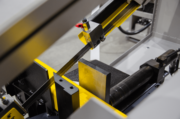 przecinarka-tasmowa-bomar-ergonomic przecinarka taśmowa bomar,pilarka,piła do cięcia,maszyny do metalu,podajniki,przecinarki