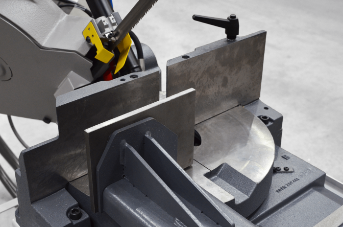 przecinarki taśmowe bomar,pilarki,piła do cięcia,maszyny do metalu,podajniki,przecinarka-tasmowa