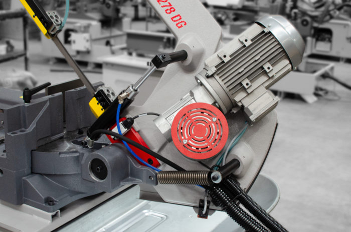 przecinarki taśmowe bomar,pilarki,piła do cięcia,maszyny do metalu,podajniki,przecinarka-tasmowa