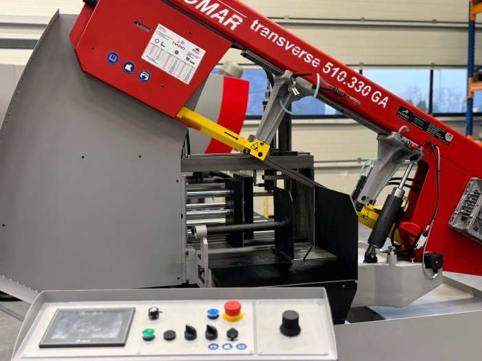 przecinarka taśmowa bomar,pilarka,piła do cięcia,maszyny do metalu,podajniki,przecinarki