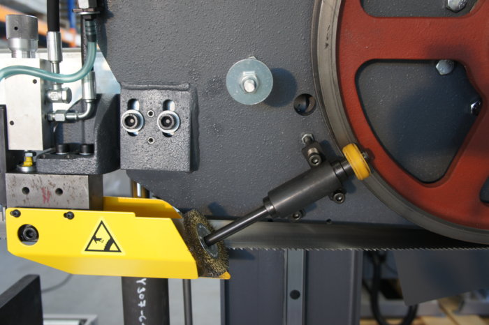 przecinarka taśmowa bomar,pilarka,piła do cięcia,maszyny do metalu,podajniki,przecinarki