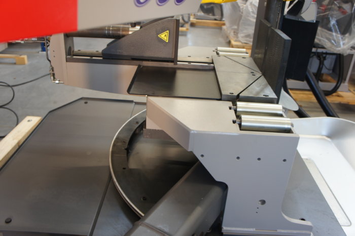 przecinarka taśmowa bomar,pilarka,piła do cięcia,maszyny do metalu,podajniki,przecinarki