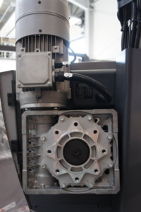 przecinarka taśmowa bomar,pilarka,piła do cięcia,maszyny do metalu,podajniki,przecinarki