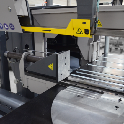 przecinarka taśmowa bomar,pilarka,piła do cięcia,maszyny do metalu,podajniki,przecinarki