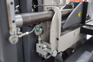 przecinarka taśmowa bomar,pilarka,piła do cięcia,maszyny do metalu,podajniki,przecinarki