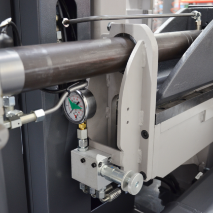 przecinarka taśmowa bomar,pilarka,piła do cięcia,maszyny do metalu,podajniki,przecinarki