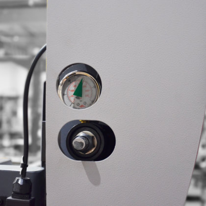 przecinarka taśmowa bomar,pilarka,piła do cięcia,maszyny do metalu,podajniki,przecinarki