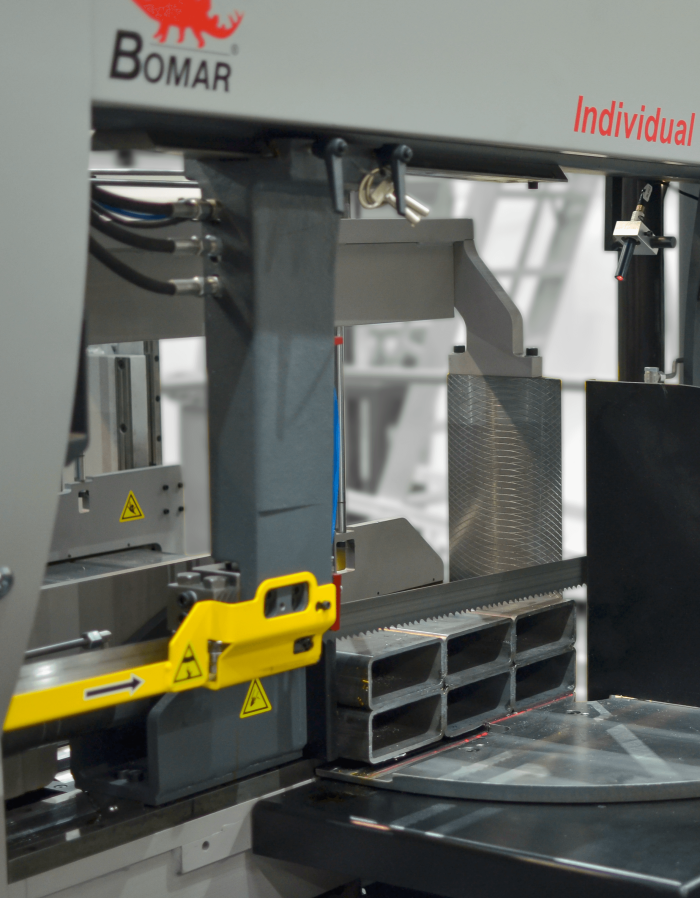 przecinarka taśmowa bomar,pilarka,piła do cięcia,maszyny do metalu,podajniki,przecinarki