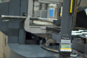 przecinarka taśmowa bomar,pilarka,piła do cięcia,maszyny do metalu,podajniki,przecinarki