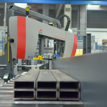 przecinarka taśmowa bomar,pilarka,piła do cięcia,maszyny do metalu,podajniki,przecinarki