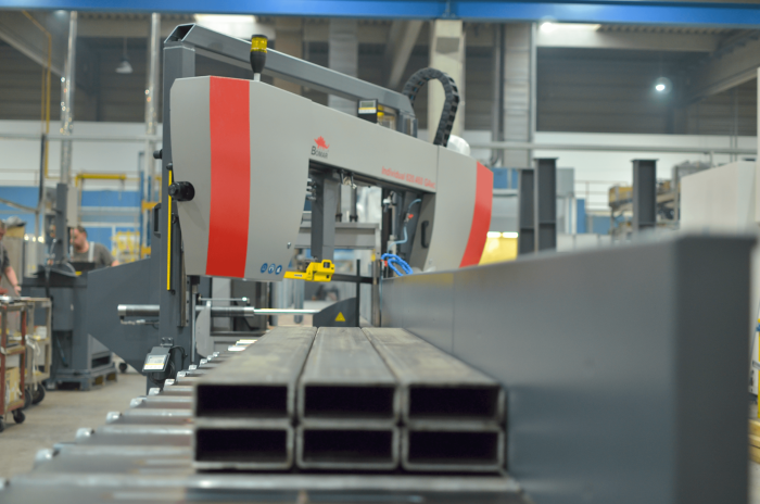 przecinarka taśmowa bomar,pilarka,piła do cięcia,maszyny do metalu,podajniki,przecinarki