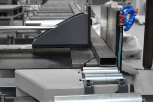 przecinarka taśmowa bomar,pilarka,piła do cięcia,maszyny do metalu,podajniki,przecinarki