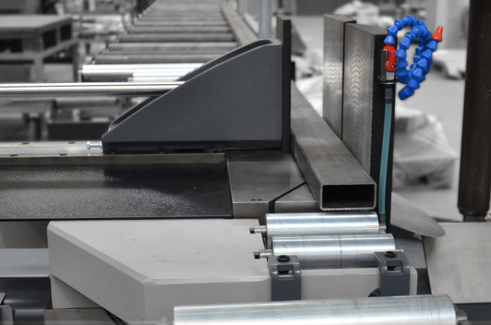 przecinarka-tasmowa-bomar-individual 620.460dgh przecinarka taśmowa bomar,pilarka,piła do cięcia,maszyny do metalu,podajniki,przecinarki