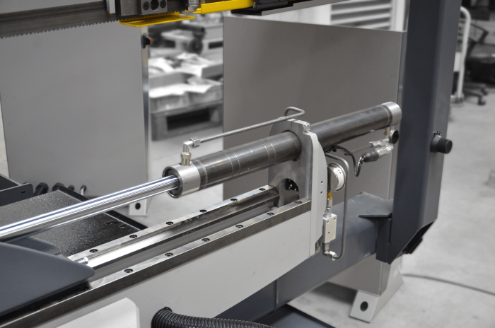 przecinarka-tasmowa-bomar-individual 520.360dgh przecinarka taśmowa bomar,pilarka,piła do cięcia,maszyny do metalu,podajniki,przecinarki