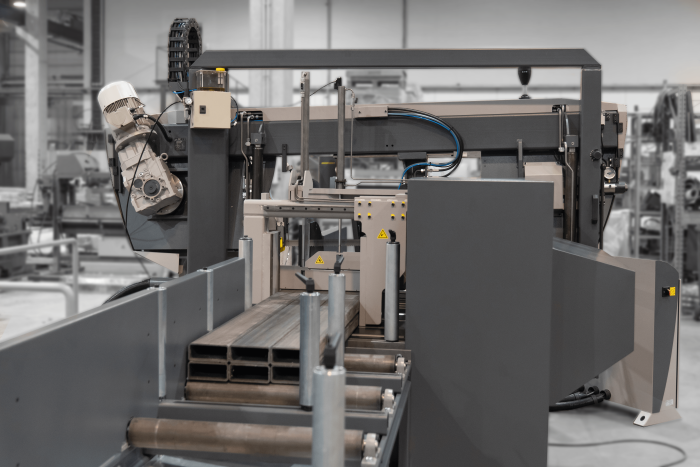 przecinarka taśmowa bomar,pilarka,piła do cięcia,maszyny do metalu,podajniki,przecinarki