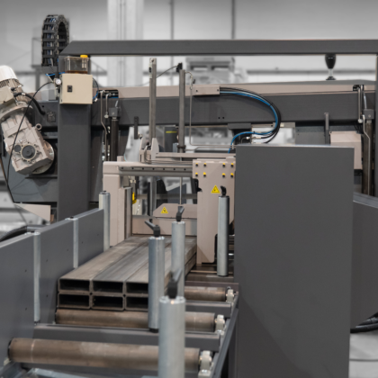 przecinarka taśmowa bomar,pilarka,piła do cięcia,maszyny do metalu,podajniki,przecinarki