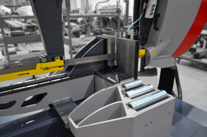 przecinarka-tasmowa-bomar-individual 720.540dgh przecinarka taśmowa bomar,pilarka,piła do cięcia,maszyny do metalu,podajniki,przecinarki