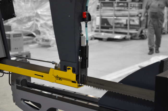 przecinarka-tasmowa-bomar-individual 720.540dgh przecinarka taśmowa bomar,pilarka,piła do cięcia,maszyny do metalu,podajniki,przecinarki