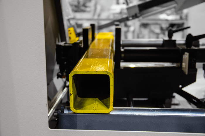 przecinarki taśmowe bomar,pilarki,piła do cięcia,maszyny do metalu,podajniki,przecinarka-tasmowa