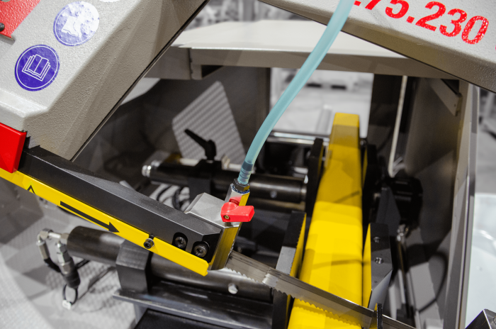 przecinarki taśmowe bomar,pilarki,piła do cięcia,maszyny do metalu,podajniki,przecinarka-tasmowa