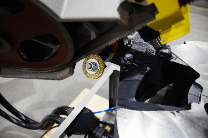 przecinarka taśmowa bomar,pilarka,piła do cięcia,maszyny do metalu,podajniki,przecinarki