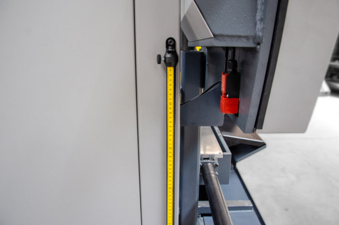 przecinarka-tasmowa-bomar-Proline 520.450ANC przecinarka taśmowa bomar,pilarka,piła do cięcia,maszyny do metalu,podajniki,przecinarki