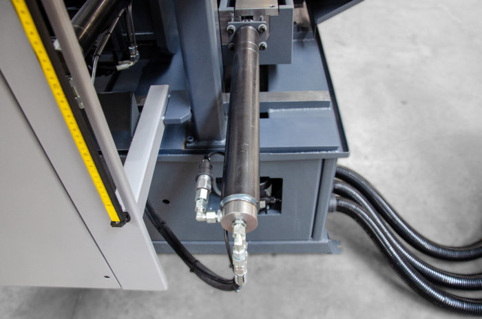 przecinarka-tasmowa-bomar-Proline 520.450ANC przecinarka taśmowa bomar,pilarka,piła do cięcia,maszyny do metalu,podajniki,przecinarki