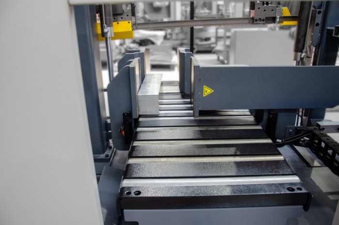 przecinarka-tasmowa-bomar-Proline 520.450ANC przecinarka taśmowa bomar,pilarka,piła do cięcia,maszyny do metalu,podajniki,przecinarki