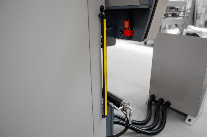 przecinarka-tasmowa-bomar-proline 520.450anc przecinarka taśmowa bomar,pilarka,piła do cięcia,maszyny do metalu,podajniki,przecinarki