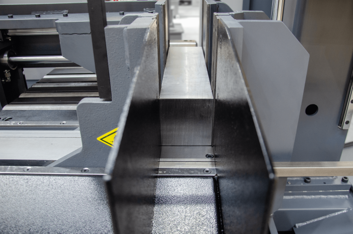 przecinarka-tasmowa-bomar-proline 520.450anc przecinarka taśmowa bomar,pilarka,piła do cięcia,maszyny do metalu,podajniki,przecinarki