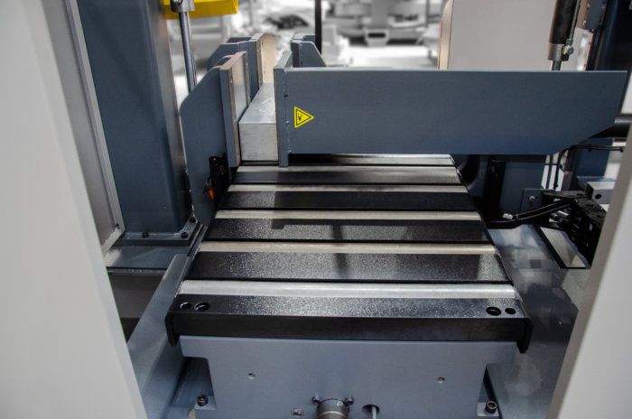 przecinarka-tasmowa-bomar-proline 520.450anc przecinarka taśmowa bomar,pilarka,piła do cięcia,maszyny do metalu,podajniki,przecinarki