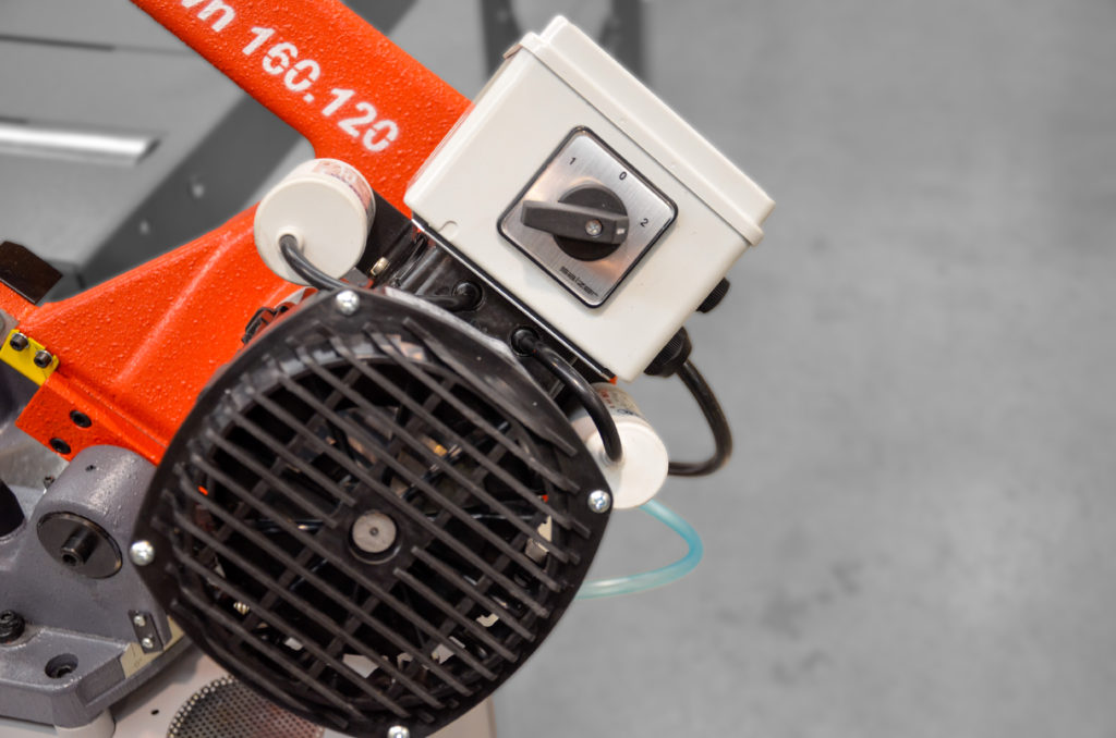 przecinarka-tasmowa-bomar-pulldown przecinarki taśmowe bomar,pilarki,piła do cięcia,maszyny do metalu,podajniki,przecinarka-tasmowa