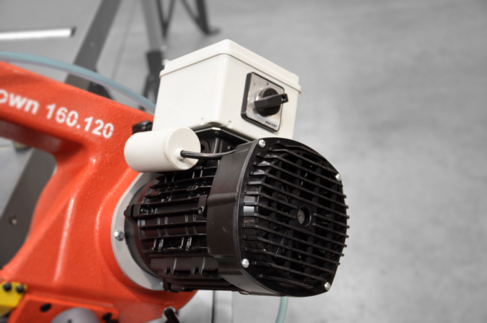 przecinarka-tasmowa-bomar-pulldown przecinarki taśmowe bomar,pilarki,piła do cięcia,maszyny do metalu,podajniki,przecinarka-tasmowa