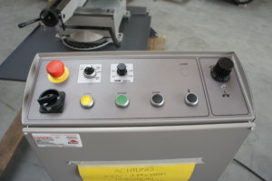 przecinarka taśmowa bomar,pilarka,piła do cięcia,maszyny do metalu,podajniki,przecinarki