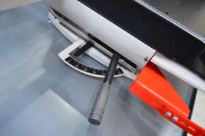 przecinarka taśmowa bomar,pilarka,piła do cięcia,maszyny do metalu,podajniki,przecinarki