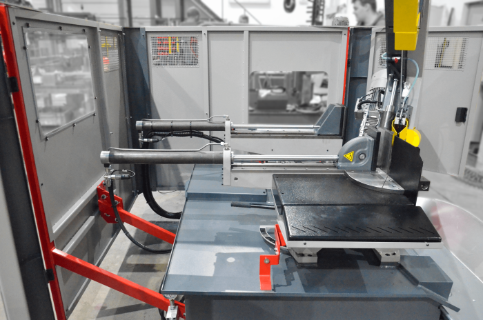 przecinarka taśmowa bomar,pilarka,piła do cięcia,maszyny do metalu,podajniki,przecinarki