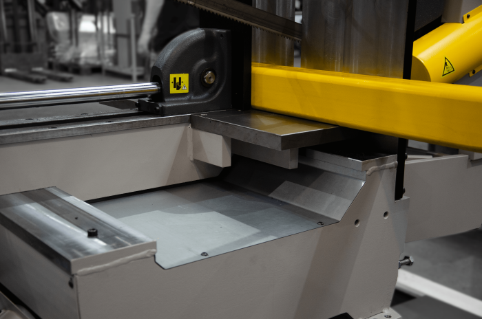 przecinarka-tasmowa-bomar-proline 520.450anc przecinarka taśmowa bomar,pilarka,piła do cięcia,maszyny do metalu,podajniki,przecinarki