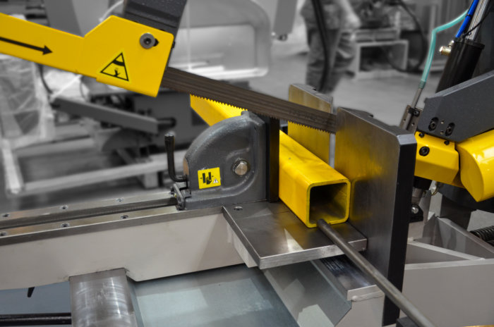 przecinarka taśmowa bomar,pilarka,piła do cięcia,maszyny do metalu,podajniki,przecinarki