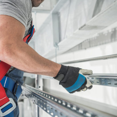 cięcie profili aluminiowych, przecinarki taśmowe bomar,pilarki,piła do cięcia,maszyny do metalu,podajniki,przecinarka-tasmowa