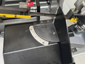 przecinarka taśmowa bomar,pilarka,piła do cięcia,maszyny do metalu,podajniki,przecinarki