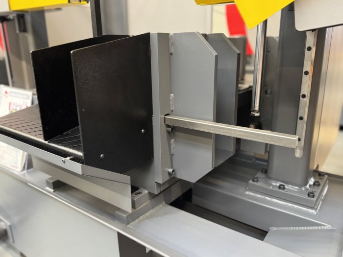 przecinarka-tasmowa-bomar-Proline 320.280ANC przecinarka taśmowa bomar,pilarka,piła do cięcia,maszyny do metalu,podajniki,przecinarki