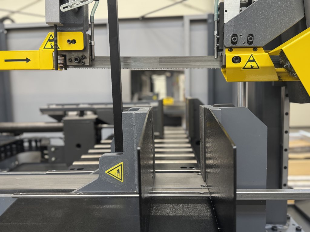 przecinarka-tasmowa-bomar-Proline 320.280anc przecinarka taśmowa bomar,pilarka,piła do cięcia,maszyny do metalu,podajniki,przecinarki