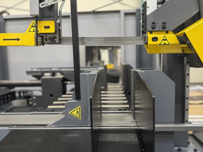 przecinarka-tasmowa-bomar-Proline 320.280anc przecinarka taśmowa bomar,pilarka,piła do cięcia,maszyny do metalu,podajniki,przecinarki