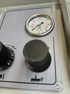 przecinarka taśmowa bomar,pilarka,piła do cięcia,maszyny do metalu,podajniki,przecinarki