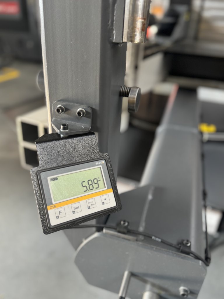 przecinarka-tasmowa-bomar-individual 520.360dgh przecinarka taśmowa bomar,pilarka,piła do cięcia,maszyny do metalu,podajniki,przecinarki